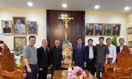 Lãnh đạo Đắk Nông thăm Tòa Giám mục Ban Mê Thuột nhân dịp Lễ Giáng sinh