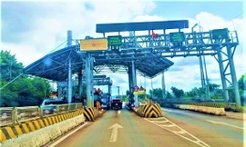 Kiến nghị Bộ GTVT mua lại một trạm thu phí trên đường Hồ Chí Minh