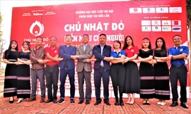 Tưng bừng ngày hội hiến máu Chủ Nhật Đỏ tại trường Luật Đắk Lắk