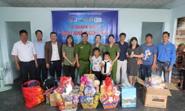 Ngôi nhà hạnh phúc trước thềm năm mới cho hai anh em mồ côi