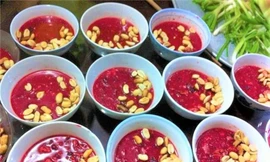 Mắc bệnh viêm màng não cực nguy hiểm sau khi ăn tiết canh