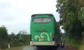 Tước phù hiệu xe khách chạy sai hành trình, vượt ẩu ép ngã người đi đường