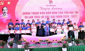 Tuyên dương thanh niên, giáo viên, học sinh tiêu biểu Đắk Nông