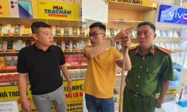 Quản lý cửa hàng Điện máy xanh đập vỡ cửa kính, trộm 18 điện thoại