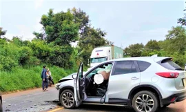 Mazda CX5 va chạm xe tập lái, thầy giáo hướng dẫn tử vong
