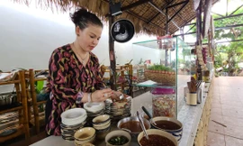 Thích thú thói quen 'đi chợ thì hay ăn hàng' 