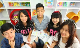 Học viện Anh ngữ EQuest tặng trang sức nhân ngày 20/10