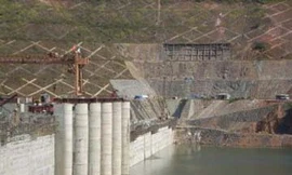 EVN ép thủy điện nhỏ: Mua rẻ, bán đắt