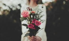 Rồi mọi chuyện sẽ ổn thôi, chúng ta sẽ cùng nhau sải bước “trên hoa hồng”!