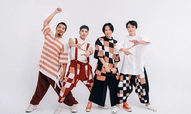 Trong thế giới fangirl: Ngọt là những anh hàng xóm đến để thế giới của tôi bớt cô đơn 