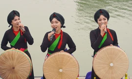 Đi 160 km để xem hội Lim