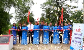 Báo Tiền Phong bàn giao hai công trình an sinh tại Cao Bằng và Hà Giang