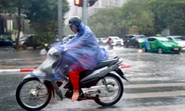 Hà Nội mưa dông diện rộng có thể kéo dài hết tuần