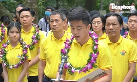 Gương mặt trẻ Việt Nam tiêu biểu 2021 dâng hương báo công các Vua Hùng