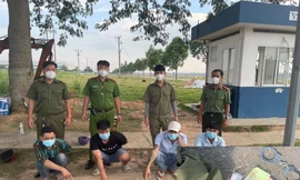 Bắt nhóm đối tượng giả dân phòng mang còng số 8 và ma tuý