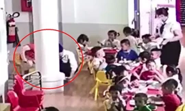 Bình Dương: Cho thôi việc bảo mẫu có hành vi bốc thức ăn dưới đất lên cho học sinh ăn 