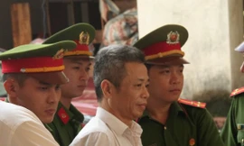 Hủy tạm giam 3 cán bộ liên quan vụ cựu Bí thư Bến Cát mua đất