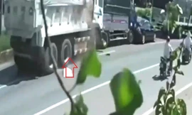 Tạm giữ tài xế xe ben lao vào đám đông chờ đèn đỏ làm 2 người thương vong