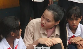 'Người đẹp nhân ái': Thí sinh HHVN 2020 mang sách đến trẻ em vùng sâu