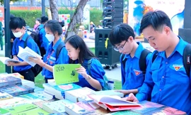 Ngày hội sách tại Bình Dương thu hút đông đảo giới trẻ 