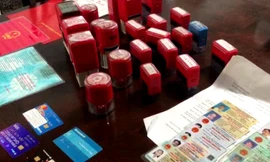 Triệt phá đường dây 'sản xuất' giấy xác nhận cư trú giả