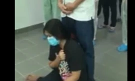 Cảm động cô gái lập bàn thờ cha trong phòng cách ly ở Bình Dương 