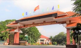 Bình Dương trưng dụng công viên 31ha làm bệnh viện dã chiến, Đồng Hới cách ly F1 tại nhà