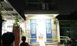 Phát hiện nam thanh niên chết lõa thể trong nhà vệ sinh