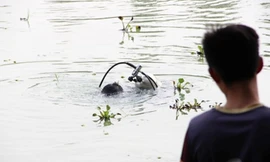 Người nhái trục vớt 2 thanh niên đuối nước trong công viên