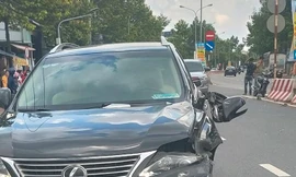 Va chạm với ô tô Lexus, nam thanh niên bị đứt lìa chân