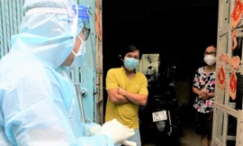 Nhiều ca mắc và tử vong chưa tiêm vắc xin, ngành y tế Bình Dương đến nhà ‘gõ cửa’