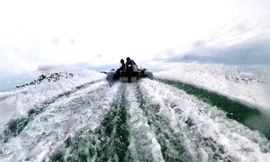 Tối 2/9, bến Bạch Đằng Bình Dương diễu hành ‘hạm đội 9’ kèm pháo hoa tầm thấp