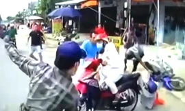 Nam tài xế tung cước 'hạ đo ván' tên cướp kéo lê cô gái giữa đường được khen thưởng