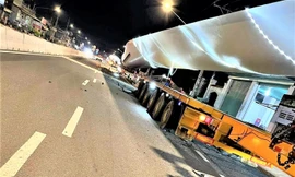 Nam công nhân bị tông chết khi đứng kiểm tra thiết bị điện gió giữa đường