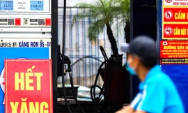 Bình Dương bác tin đồn tái diễn cảnh hết xăng