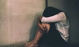 Bắt khẩn cấp kẻ hiếp dâm bé gái 7 tuổi