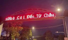 Làm rõ vụ cổng chào điện tử ở Bình Dương chạy dòng chữ lạ