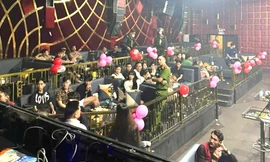 Cảnh sát đột kích quán bar ở Bình Dương, nhiều người bị bắt