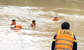 Xuyên đêm tìm nam sinh mất tích ở Sông Bé