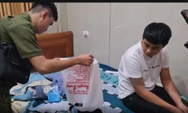 Mượn xe của bạn đi chơi lễ rồi mang cầm cố lấy tiền mua ma túy