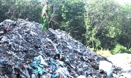 Vụ chôn hơn 2.000 tấn rác thải ở Bình Dương: Chủ cơ sở khai gì?
