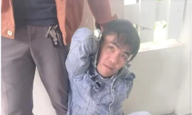 Bắt nghi can cứa cổ người phụ nữ trong khách sạn