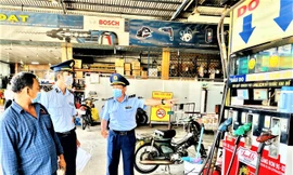 Bình Dương làm việc với các trạm xăng dầu không phục vụ khách