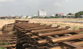 Bình Dương kiến nghị Thủ tướng xử lý vụ 'phá đường ray xây nhà ở'