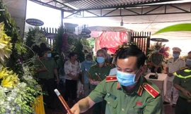 Đại úy hy sinh khi bắt ‘cát tặc’ được thăng hàm