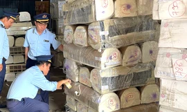 Phát hiện kho hàng không rõ nguồn gốc 'khủng' trong khu công nghiệp Sóng Thần 1