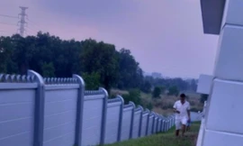 Leo rào bán hàng cho người về từ vùng dịch COVID-19