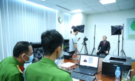 Công an tăng ca xuyên đêm cấp căn cước công dân gắn chíp