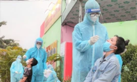 Lực lượng đặc biệt ở hai điểm nóng bị ‘khóa chặt’ tại Bình Dương