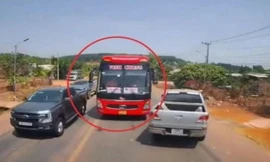 Xe khách chạy ‘bạt mạng’ trên tuyến quốc lộ 14 